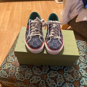 Gucci tennis shoes